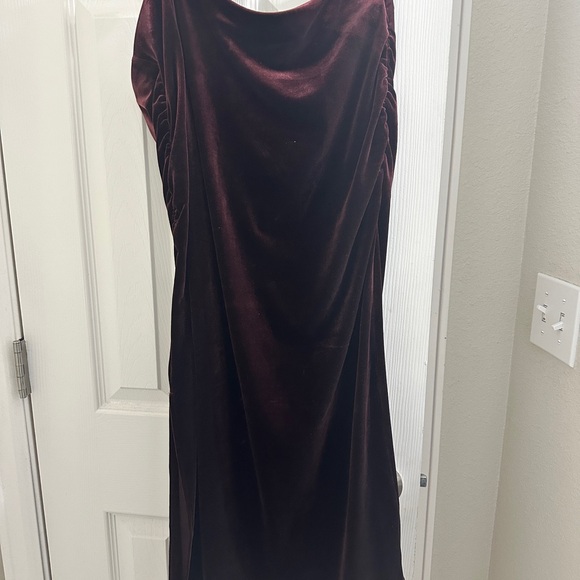 Old Navy Velvet Skirt- Deep Burgundy size  XL - Picture 1 of 2